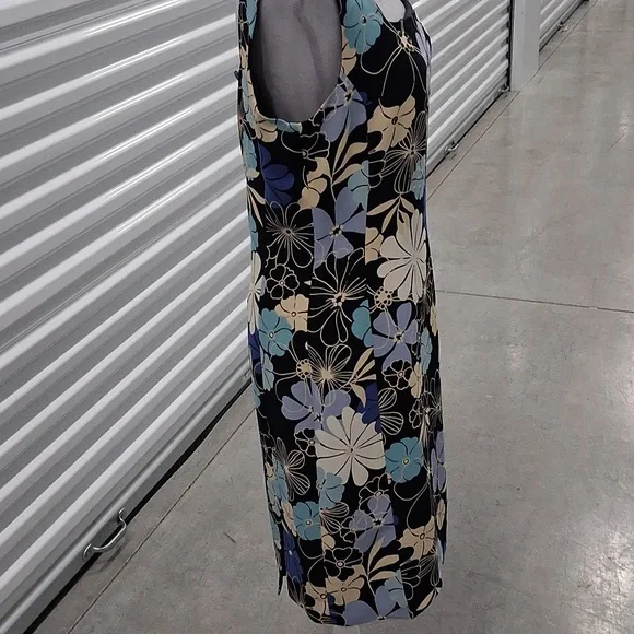 Amanda Smith Dress - Picture 3 of 6